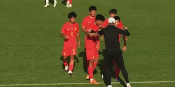 早报：你甚至不愿意叫我们俩一声卡圣