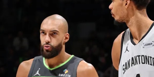 星空体育登录入口-高效！戈贝尔出战31分钟，7投6中得到13分7篮板2助攻3盖帽