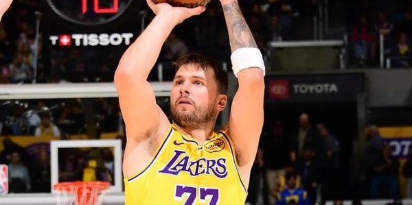 星空体育官方网站-NBA最新排名出炉！火箭升至第四，湖人反超两队，勇士也难上加难